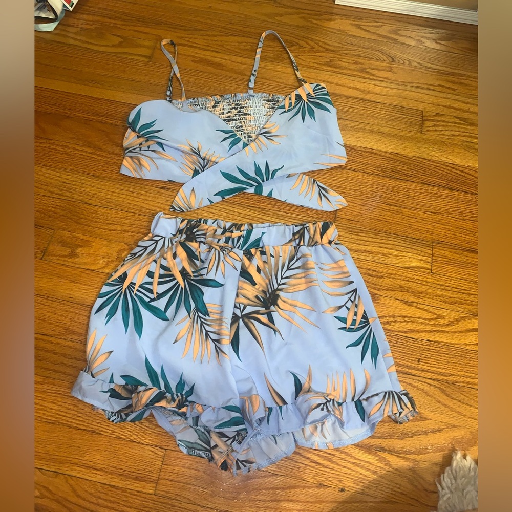 Two piece tropical short set